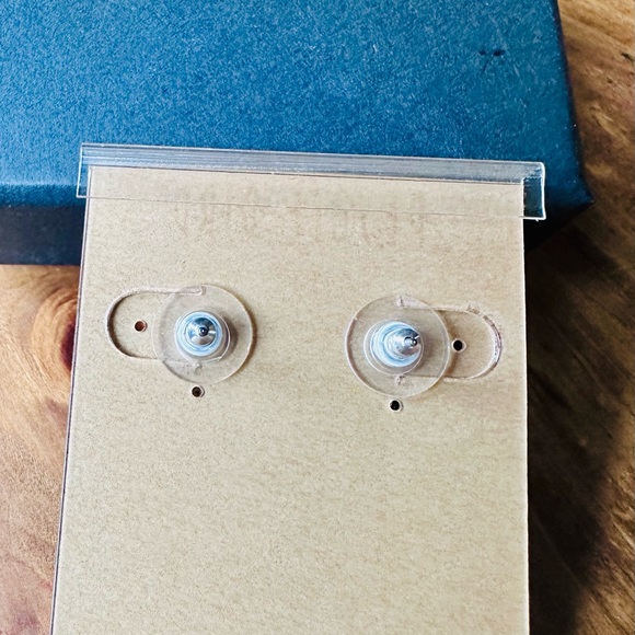 Peyote Bird Sterling Silver Earrings - Red and Blue - Picture 4 of 8